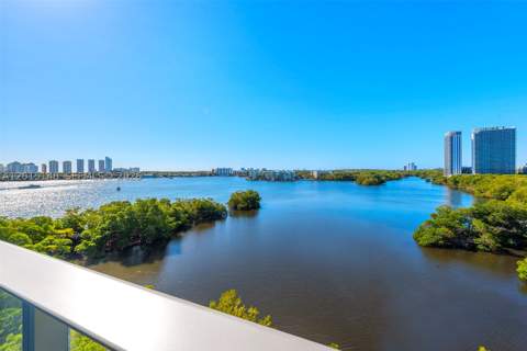 17111 Biscayne Blvd 606, North Miami Beach FL - photo 7 of 35