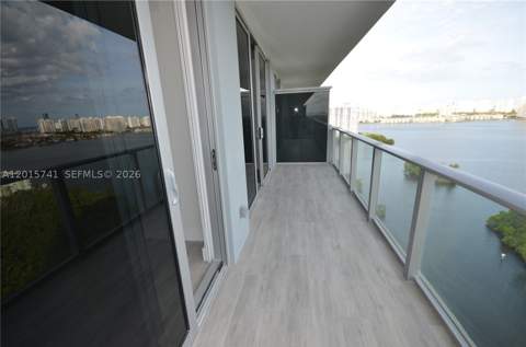 16385 Biscayne Blvd 519, North Miami Beach FL - photo 12 of 110