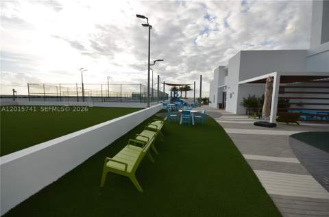 16385 Biscayne Blvd 519, North Miami Beach FL - photo 15 of 110