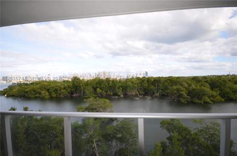 16385 Biscayne Blvd 519, North Miami Beach FL - photo 17 of 110
