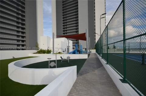 16385 Biscayne Blvd 519, North Miami Beach FL - photo 18 of 110