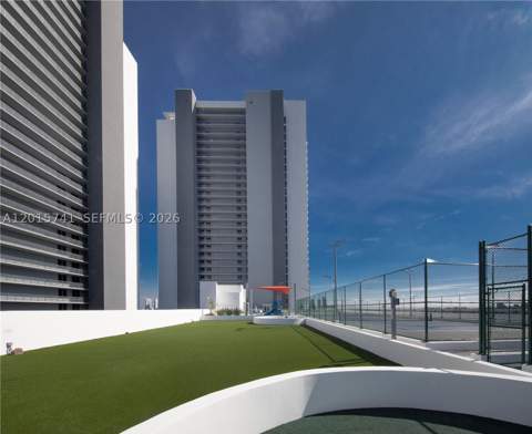 16385 Biscayne Blvd 519, North Miami Beach FL - photo 20 of 110