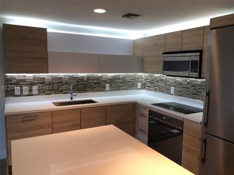 16385 Biscayne Blvd 519, North Miami Beach FL - photo 6 of 110