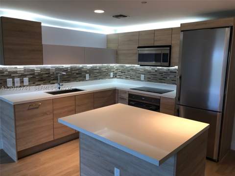 16385 Biscayne Blvd 519, North Miami Beach FL - photo 8 of 110