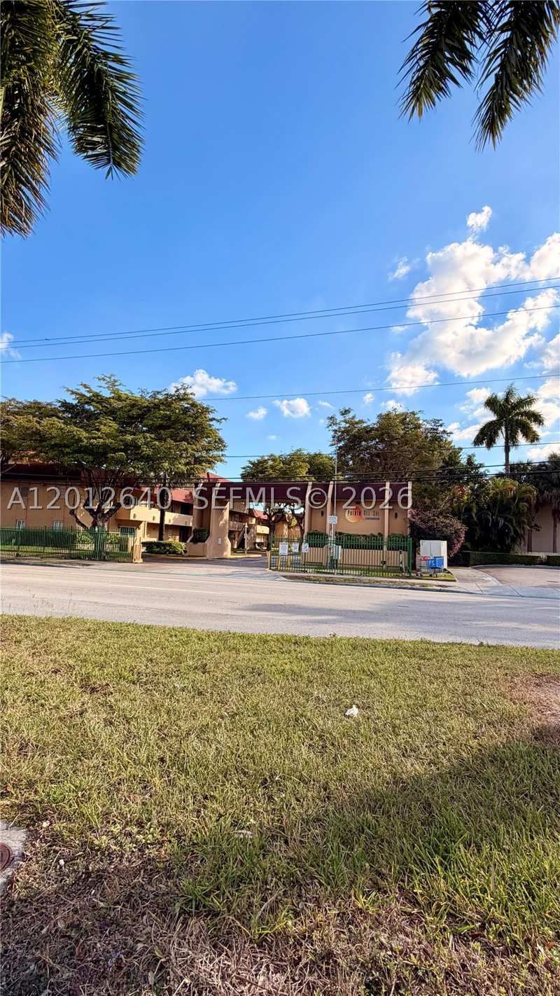1 bedroom Condominium at 9972 SW 88th St 1125, Puerta Del Sol Condo, Miami — photo 1