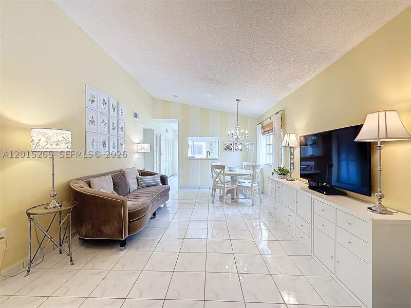 3 bedroom Townhouse at 6466 SW 130th Pl 902, Lago Lindo Townvillas Con, Miami — photo 4