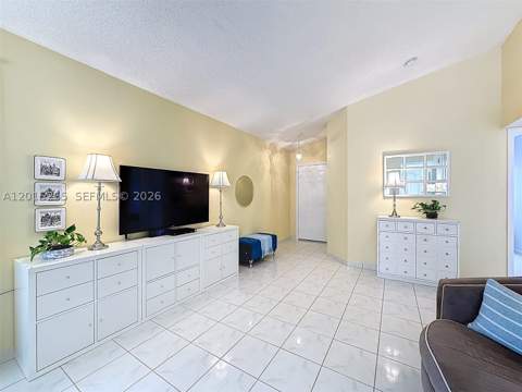 6466 SW 130th Pl 902, Miami FL - photo 9 of 23