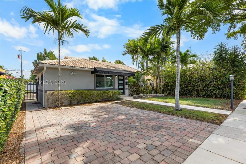 4 bedroom SingleFamilyResidence at 1835 SW 18th St, Durniers Sub Sec 3, Miami — photo 4