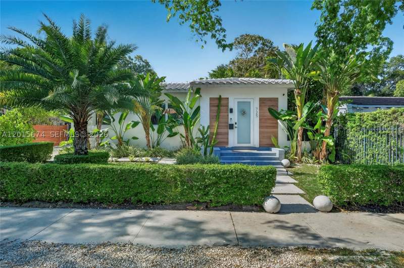 3 bedroom SingleFamilyResidence at 725 NE 81st St, Shorecrest, Miami — photo 2