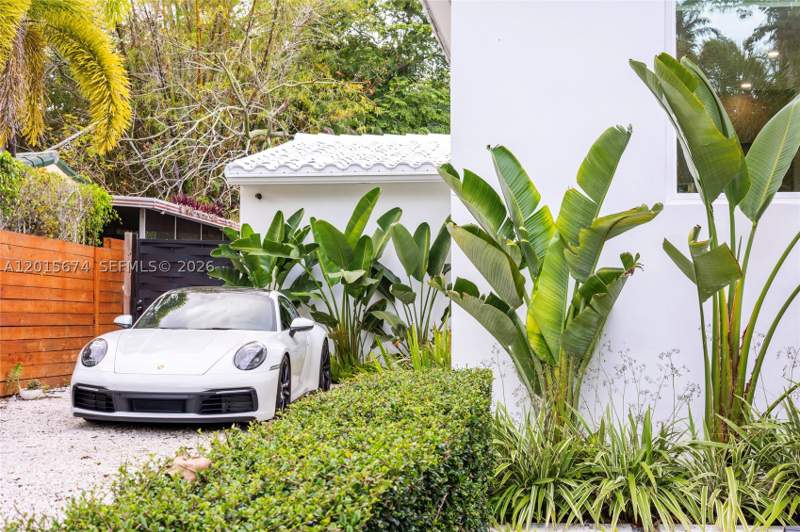 3 bedroom SingleFamilyResidence at 725 NE 81st St, Shorecrest, Miami — photo 3