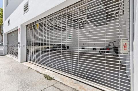 421 Meridian Ave 19, Miami Beach FL - photo 11 of 32