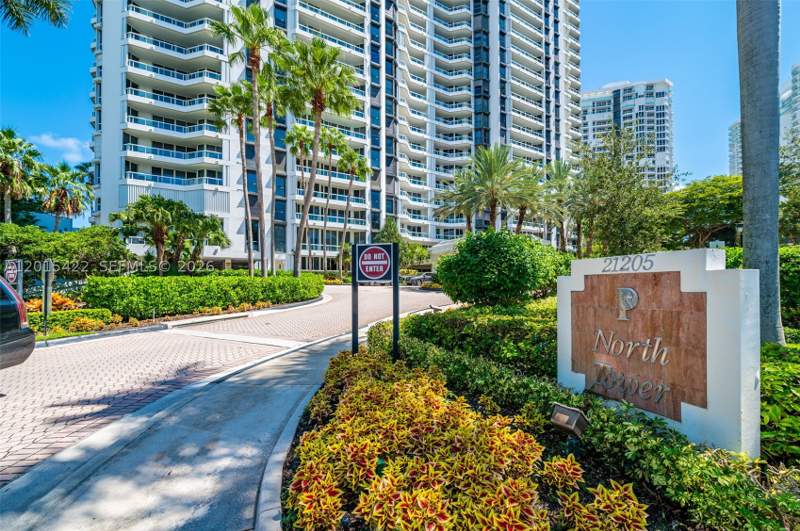 2 bedroom Condominium at 21205 Yacht Club Dr 3107, North Tower At The Point, Aventura — photo 2