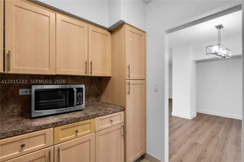 7441 Wayne Ave 4G, Miami Beach FL - photo 9 of 38
