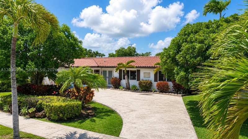 4 bedroom SingleFamilyResidence at 10435 SW 92nd St, Kendale Sec 1, Miami — photo 1