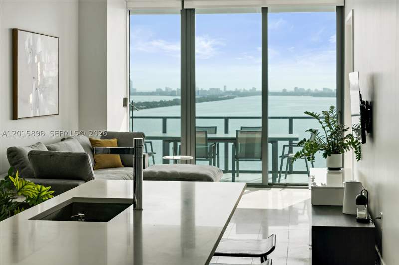 1 bedroom Condominium at 480 NE 31st St 1802, Gran Paraiso, Miami — photo 3