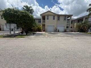 4 bedroom Townhouse at 9167 Fontainebleau Blvd 6, Oakview Condo #4, Miami — photo 1