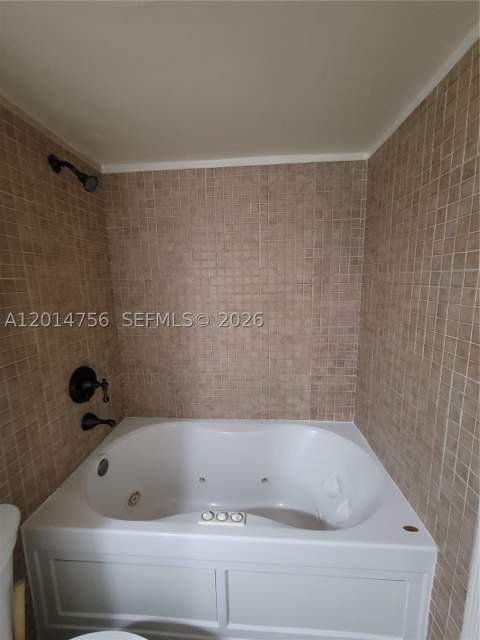 10420 SW 158th Ct 105, Miami FL - photo 13 of 43