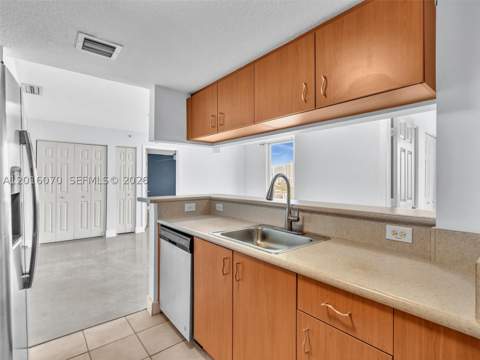 816 NW 11th St 1208, Miami FL - photo 15 of 43