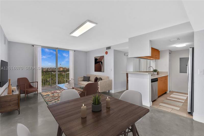 2 bedroom Condominium at 816 NW 11th St 1208, Seybold Pointe Condo, Miami — photo 3