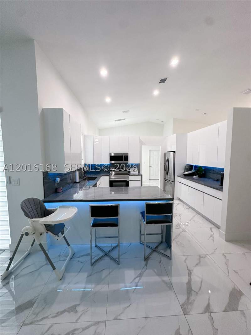 4 bedroom SingleFamilyResidence at 12622 SW 224th St, Karyna Subdivision, Miami — photo 3