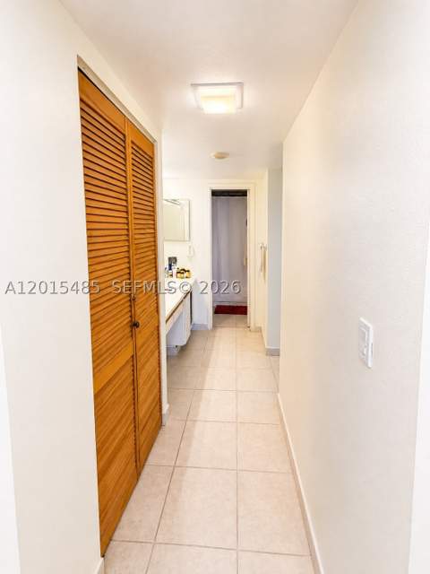3375 N Country Club Dr 407, Aventura FL - photo 6 of 14
