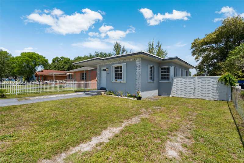 2 bedroom SingleFamilyResidence at 1059 NW 77th St, Stephen Manor, Miami — photo 1