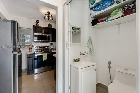 1059 NW 77th St, Miami FL - photo 10 of 22