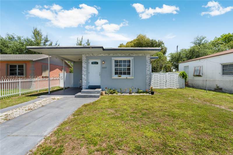 2 bedroom SingleFamilyResidence at 1059 NW 77th St, Stephen Manor, Miami — photo 2