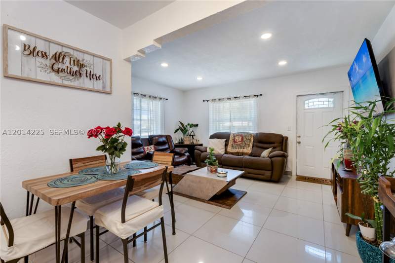2 bedroom SingleFamilyResidence at 1059 NW 77th St, Stephen Manor, Miami — photo 5