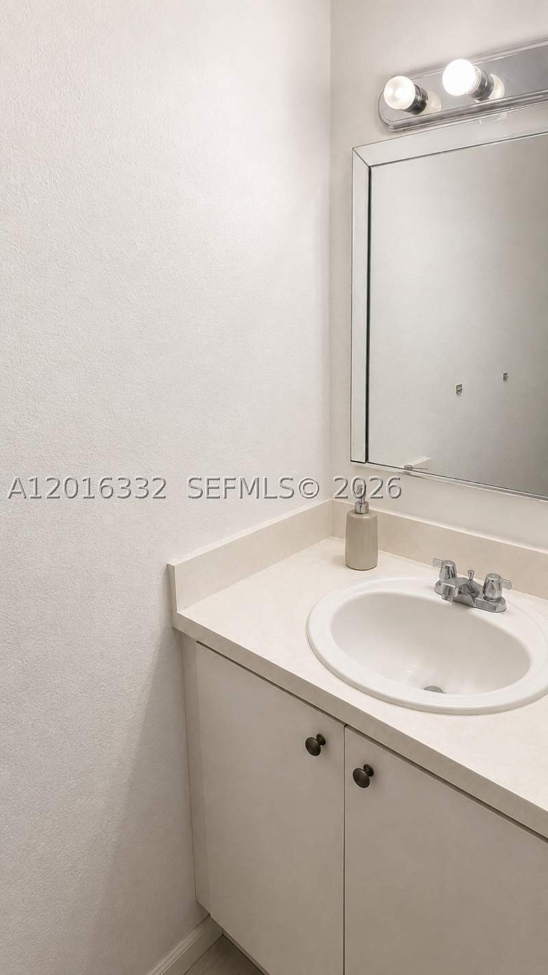 2 bedroom Condominium at 17911 NW 68th Ave M201, Venetian Gardens At Count, Hialeah — photo 3