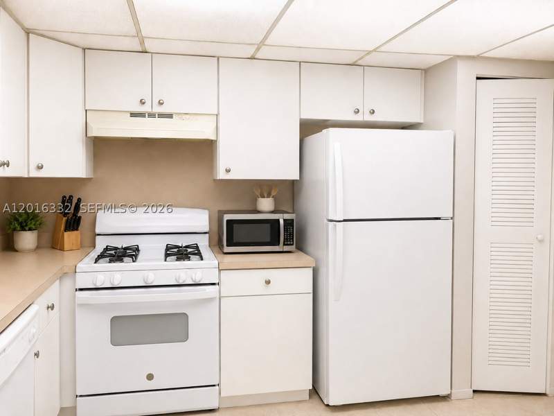 2 bedroom Condominium at 17911 NW 68th Ave M201, Venetian Gardens At Count, Hialeah — photo 4