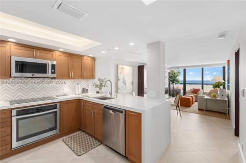 2555 Collins Ave 2205, Miami Beach FL - photo 13 of 35