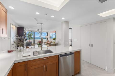 2555 Collins Ave 2205, Miami Beach FL - photo 15 of 35