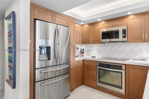 2555 Collins Ave 2205, Miami Beach FL - photo 16 of 35