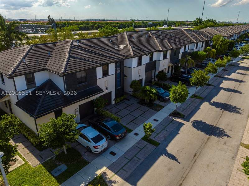 3 bedroom Townhouse at 15776 NW 91st Ct, Dunnwoody Lake, Miami Lakes — photo 5