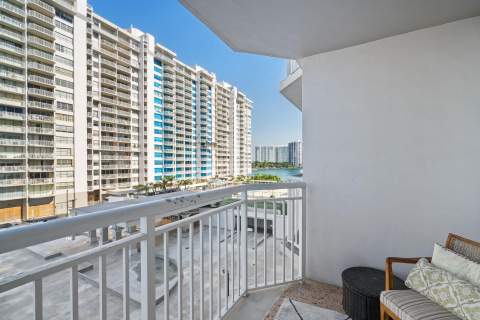 18021 Biscayne Boulevard 504, Aventura FL - photo 19 of 21