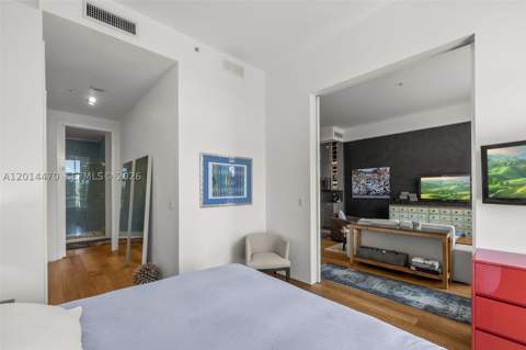 2001 Meridian Ave 404, Miami Beach FL - photo 10 of 39