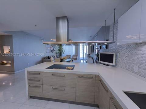 17111 Biscayne Blvd 1705, North Miami Beach FL - photo 12 of 54