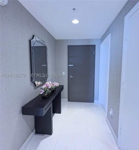 17111 Biscayne Blvd 1705, North Miami Beach FL - photo 6 of 54