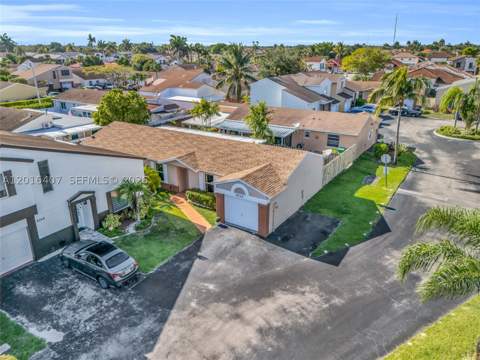 8266 NW 192nd Ter, Hialeah FL - photo 22 of 27