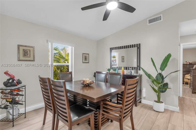 3 bedroom SingleFamilyResidence at 8266 NW 192nd Ter, Westbrooke At Avalon Sec, Hialeah — photo 5