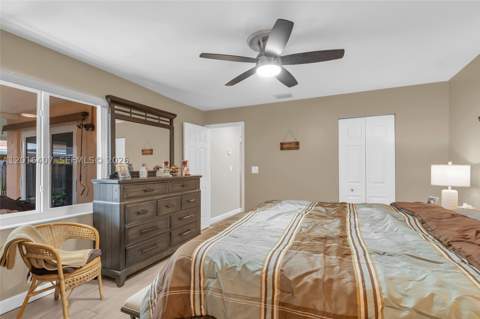 8266 NW 192nd Ter, Hialeah FL - photo 9 of 27