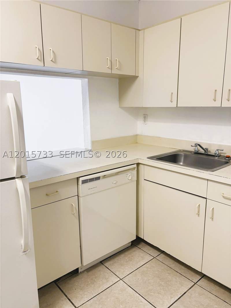 1 bedroom Condominium at 10900 SW 104th St 315, The Berkeley Condo, Miami — photo 2
