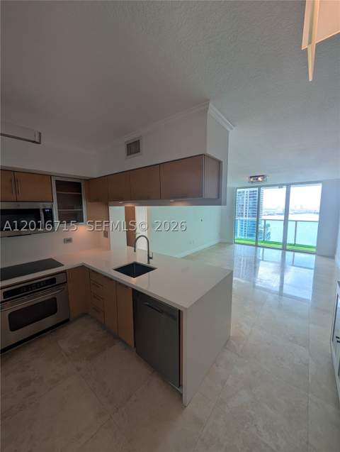 31 SE 5th St 3002, Miami FL - photo 6 of 28