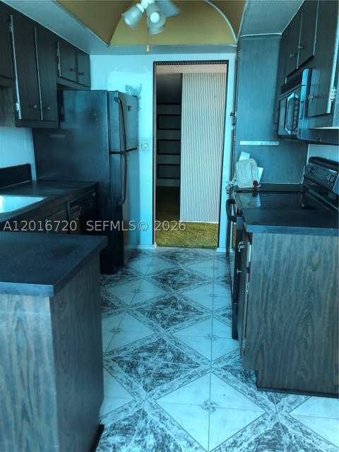 18011 Biscayne Blvd 1405, Aventura FL - photo 6 of 12