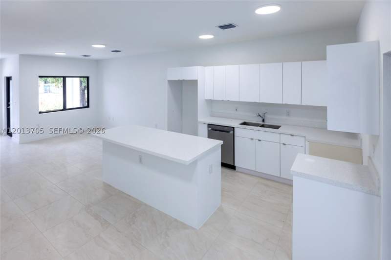 3 bedroom Townhouse at 2969 NW 59 St, Hialeah Heights, Miami — photo 4