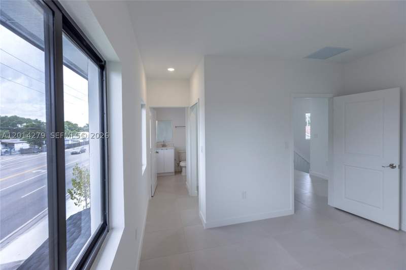 3 bedroom Townhouse at 9151 NW 32 Ave, The Tropics Amd, Miami — photo 5