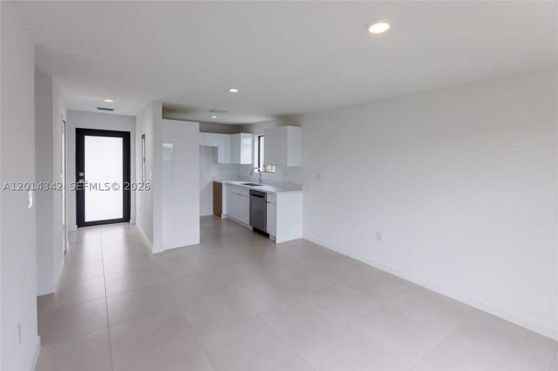 3 bedroom Townhouse at 9155 NW 32 Ave, The Tropics Amd, Miami — photo 4