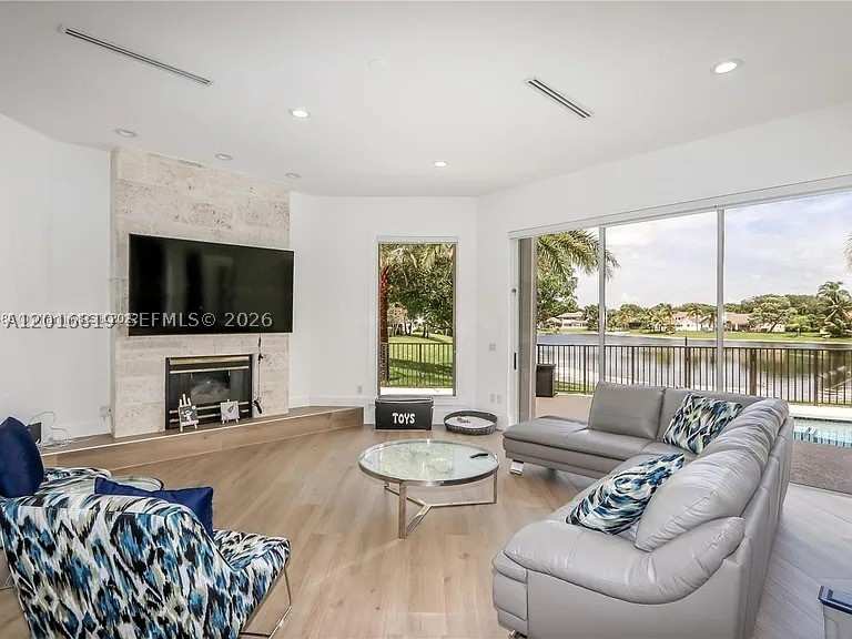 5 bedroom SingleFamilyResidence at 14332 Ardoch Pl, Lake Elizabeth sec 4, Miami Lakes — photo 1