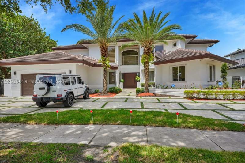 5 bedroom SingleFamilyResidence at 14332 Ardoch Pl, Lake Elizabeth sec 4, Miami Lakes — photo 3